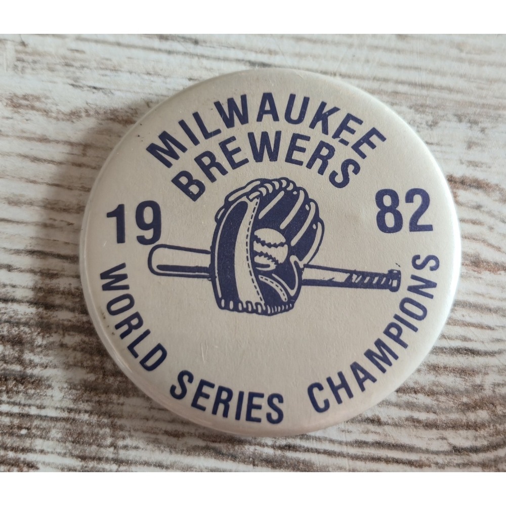 Vintage 1982 Milwaukee Brewers World Series Champions Pinback Button 2.25in